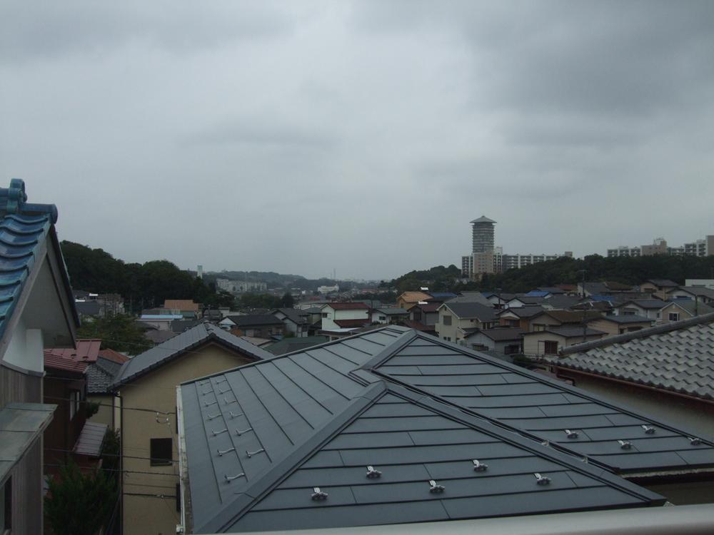 View photos from the dwelling unit. View from the site (October 2013) Shooting