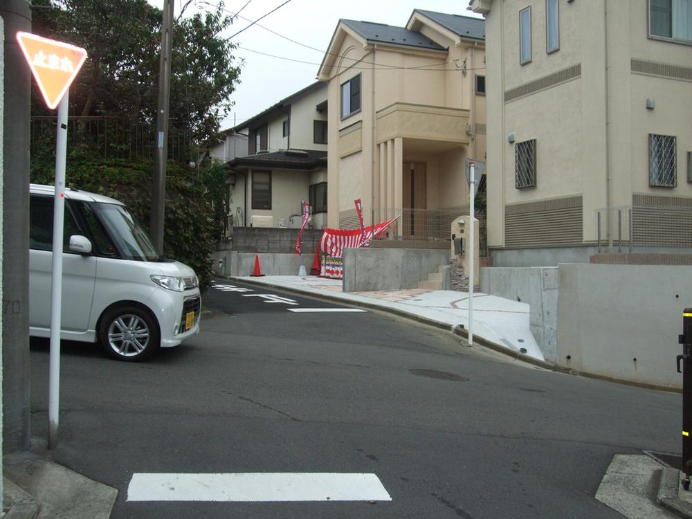 Local photos, including front road. Local (10 May 2013) Shooting