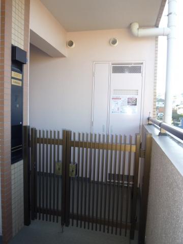 Entrance. approach