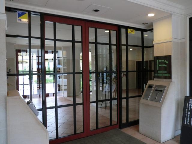 Entrance. "Iris authentication system" adoption of Entrance