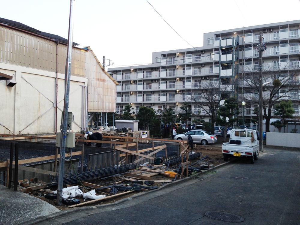 Local photos, including front road. Local (12 May 2013) Shooting