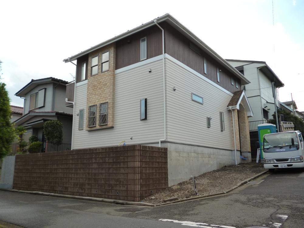 Local appearance photo. Local (12 May 2013) Shooting