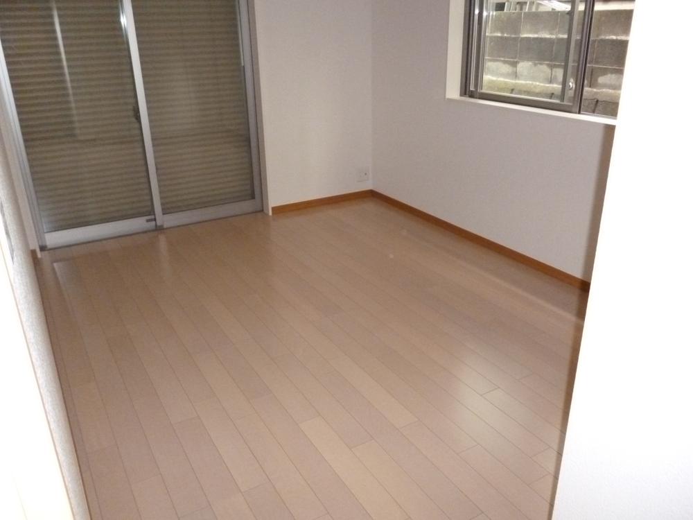 Non-living room. Indoor (12 May 2013) Shooting