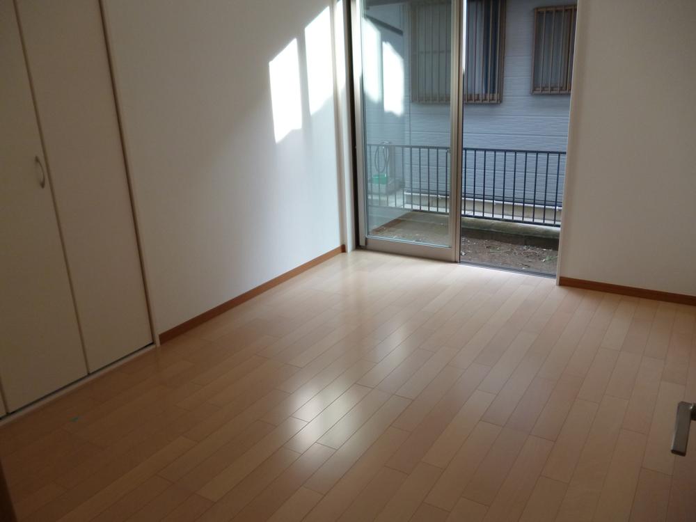 Non-living room. Indoor (12 May 2013) Shooting