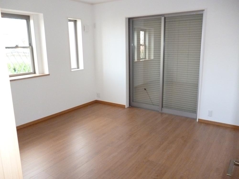 Non-living room. Indoor (12 May 2013) Shooting