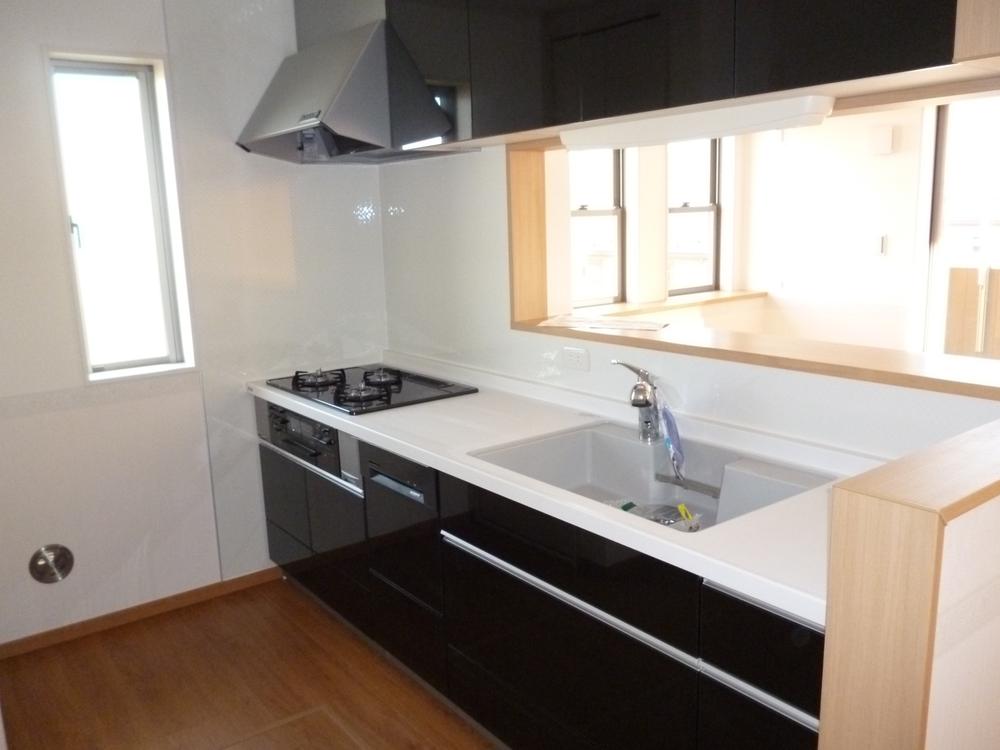 Kitchen. Indoor (12 May 2013) Shooting