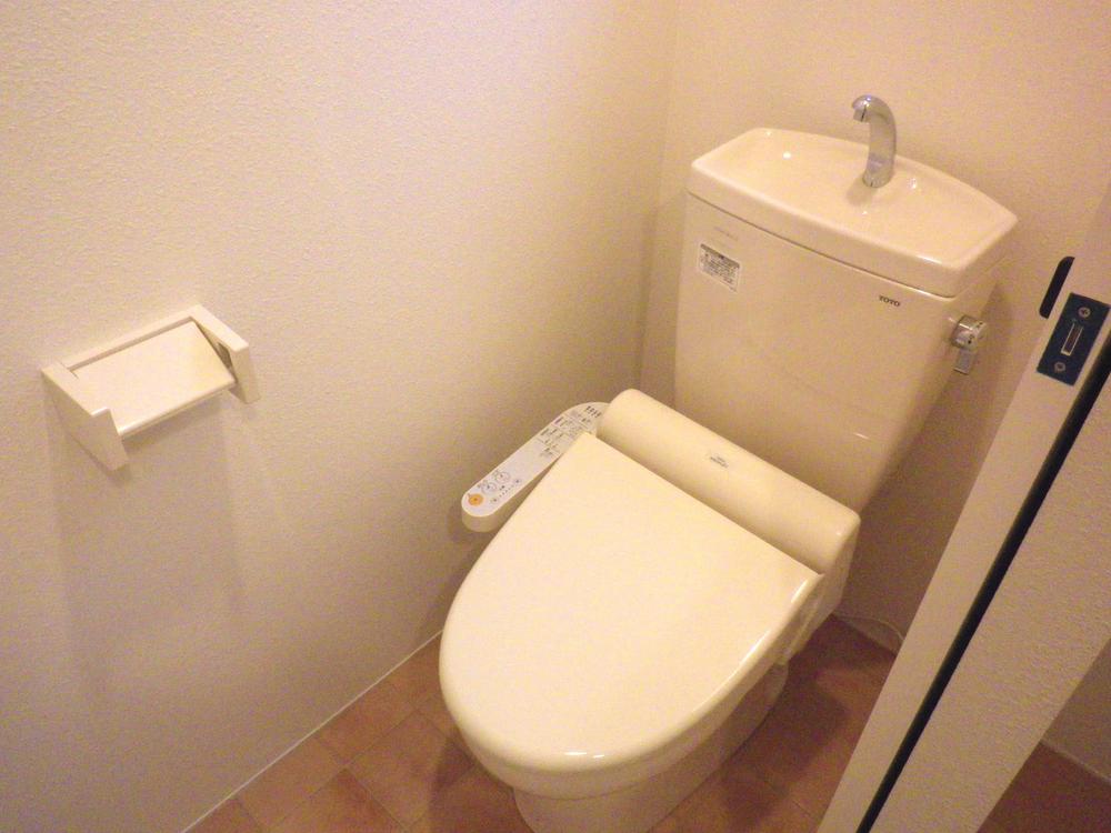 Toilet. Indoor (June 2013) Shooting