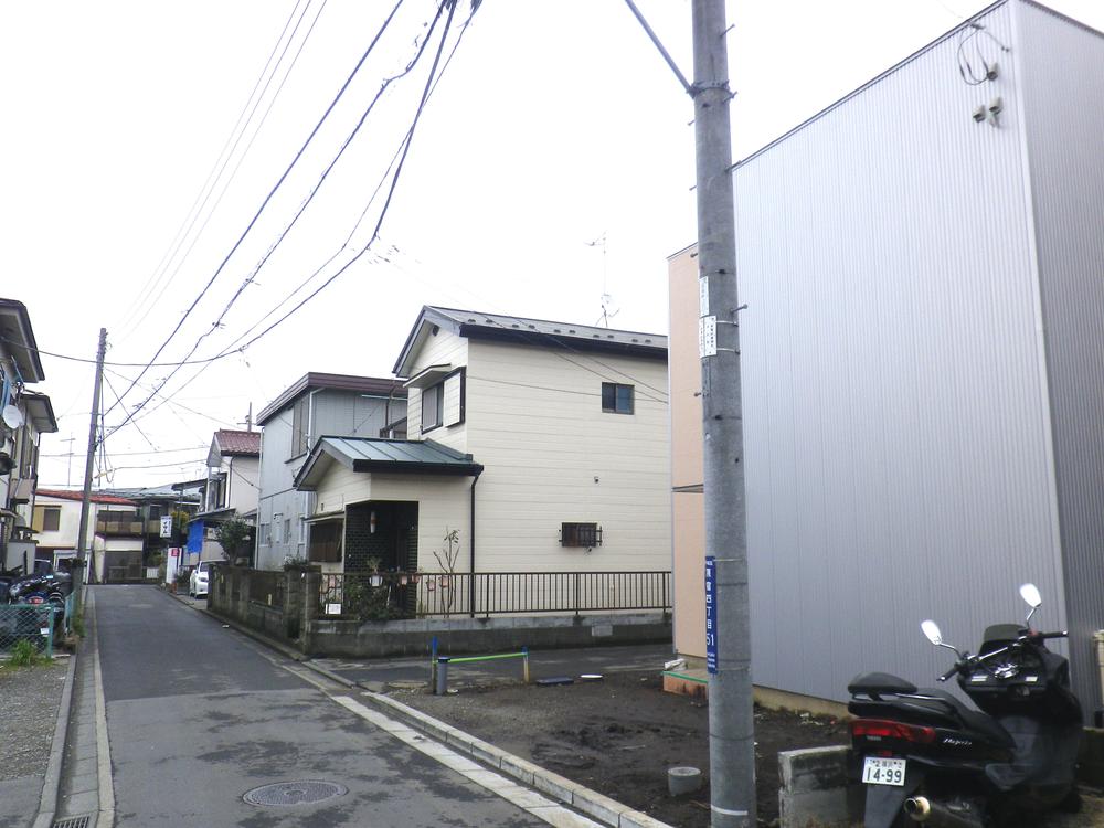 Local photos, including front road. Indoor (February 2013) Shooting