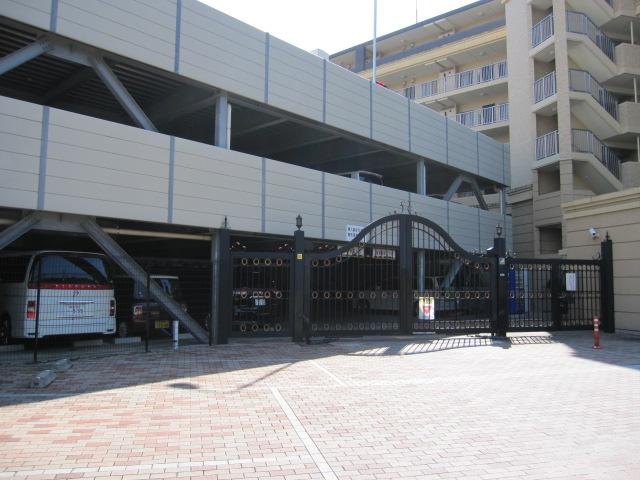 Parking lot