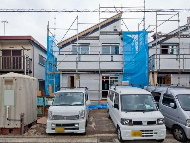 Local appearance photo. Local (11 May 2013) Shooting