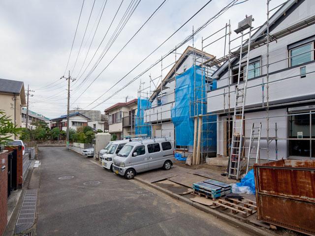 Local photos, including front road. Local (11 May 2013) Shooting