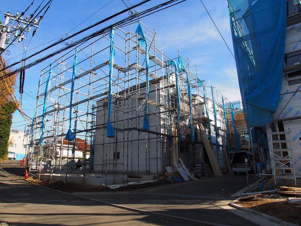 Local (12 May 2013) Shooting 4 Building