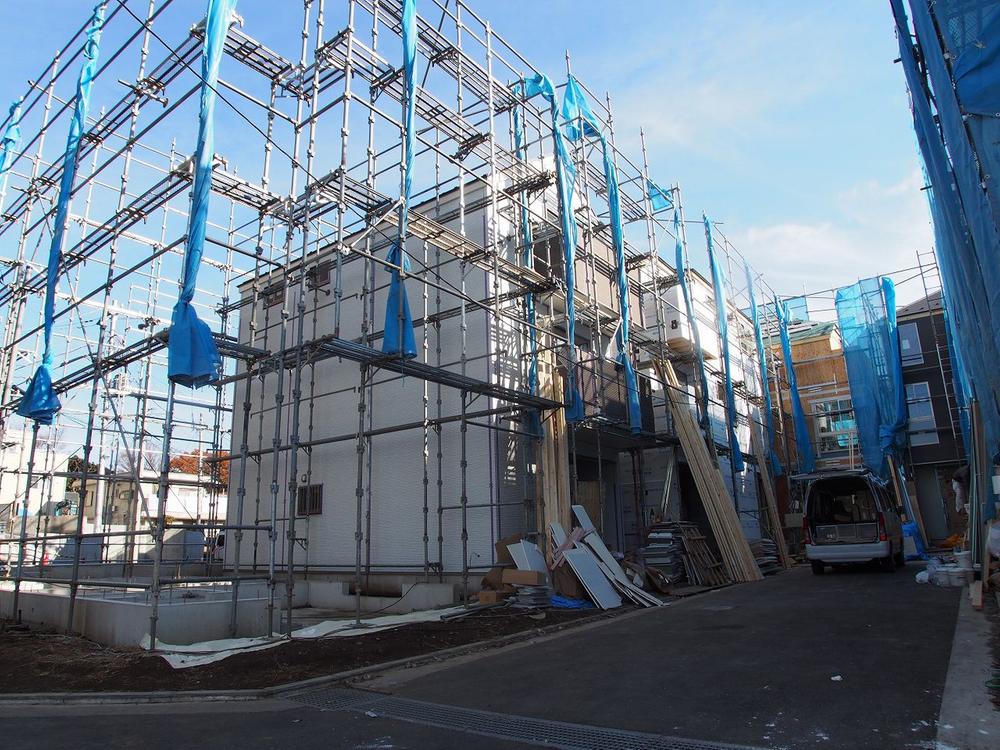 Local (12 May 2013) Shooting 4 Building