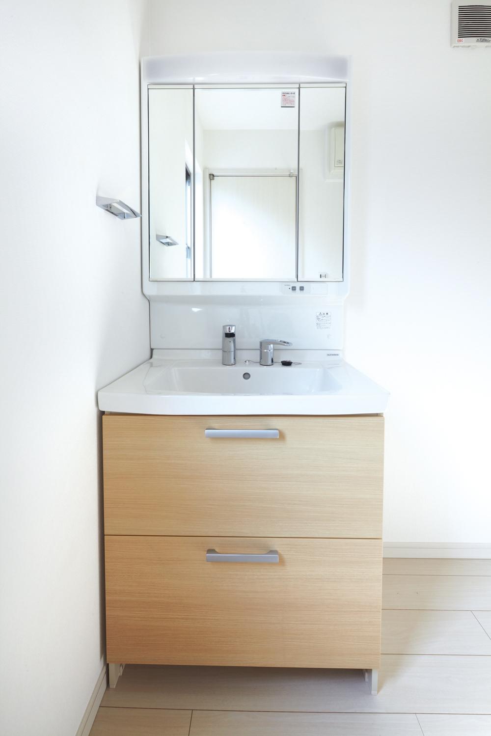 Wash basin, toilet.  [Same specifications Photos] Storage lot, Washbasin with shower. 