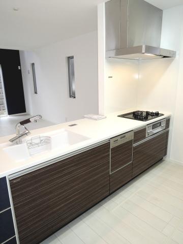 Same specifications photo (kitchen)