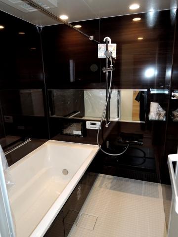 Same specifications photo (bathroom)