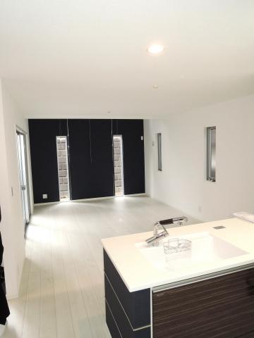 Same specifications photos (living)