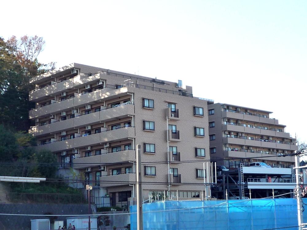 Local appearance photo. "Totsuka" location in a 6-minute walk without signal from the station! (2013 December shooting)