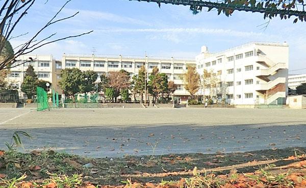 Junior high school. 1800m to Taisho junior high school