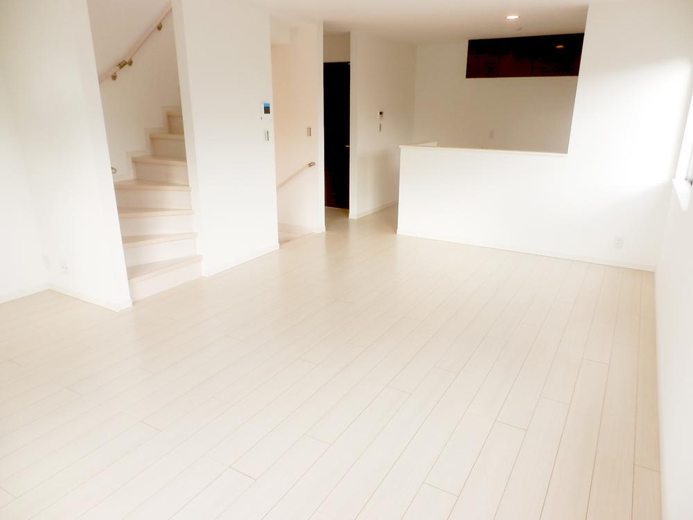 Same specifications photos (living). Living is spacious 17 Pledge ~ 19 Pledge! Comfortably spend with family (company specification example)