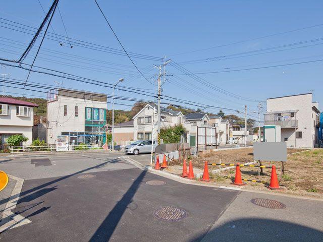 Local photos, including front road. appearance