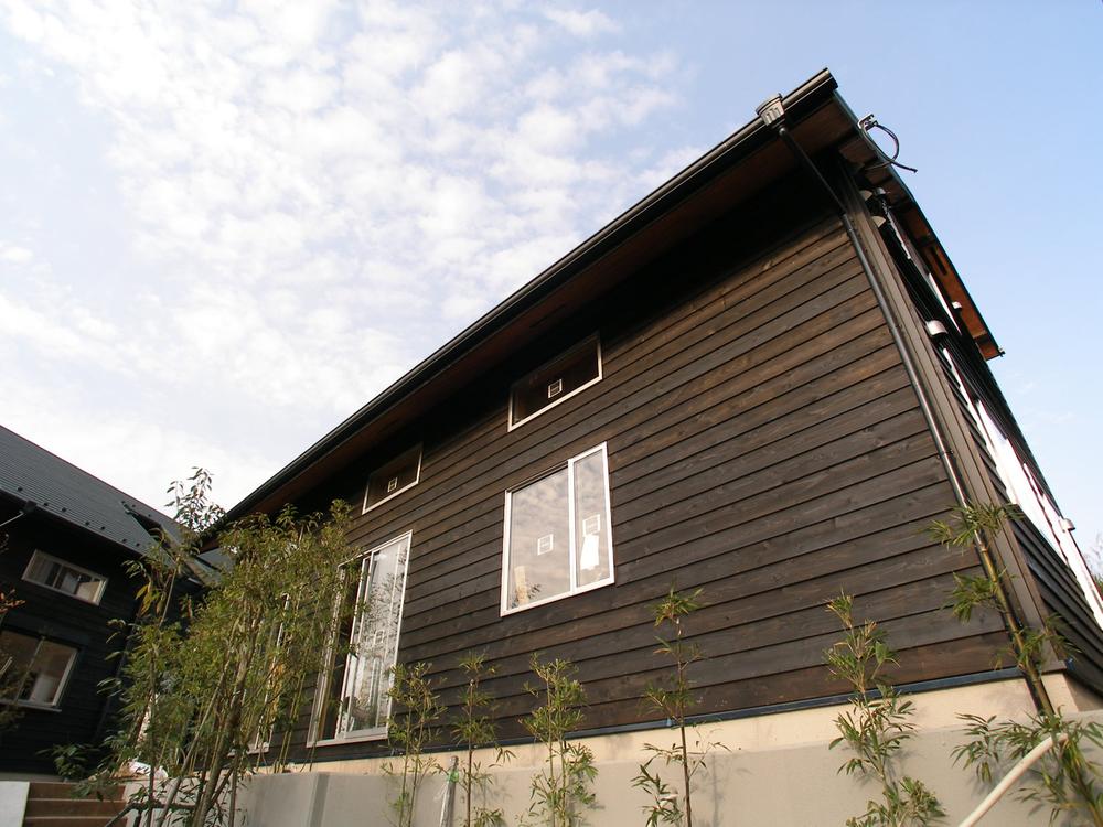 Local appearance photo. One by one of the plate, Without the use of machinery, We nailed.