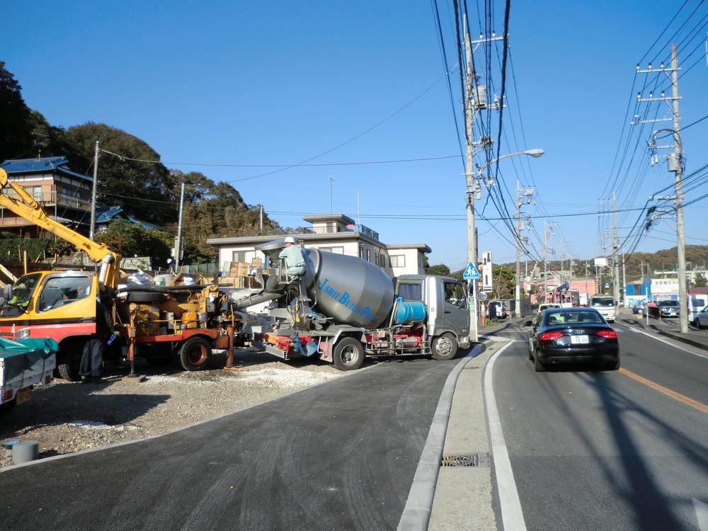 Local photos, including front road. Local (11 May 2013) Shooting