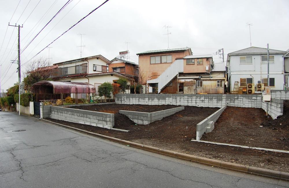 Local photos, including front road. Local (12 May 2013) Shooting