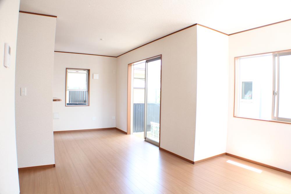 Same specifications photos (living). Same specifications