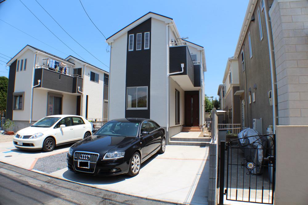 Sale already cityscape photo. Sale already the city average