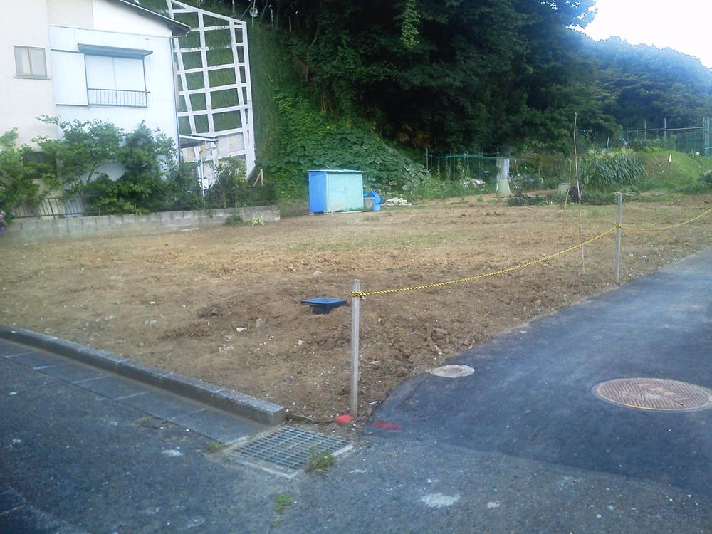 Local photos, including front road. Local (11 May 2013) Shooting