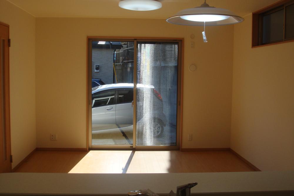 Living. Garden from the indoor living (2013 November) shooting