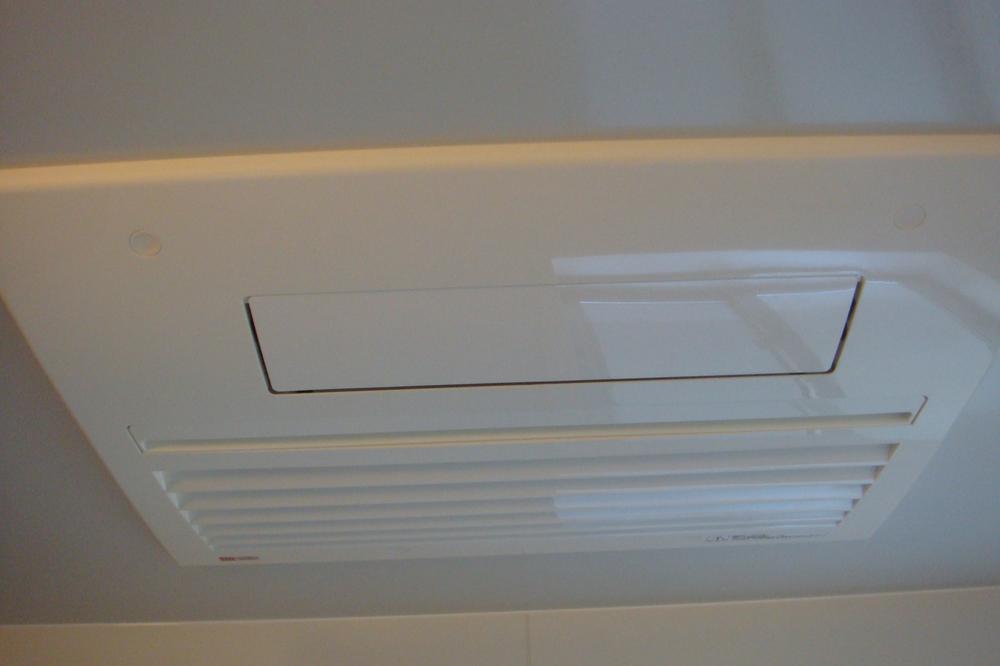 Bathroom. Bathroom ceiling of mist and dry mouth (2013 November month) Shooting