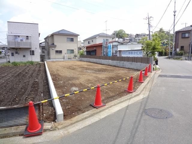 Local photos, including front road. Local (May 2013) Shooting