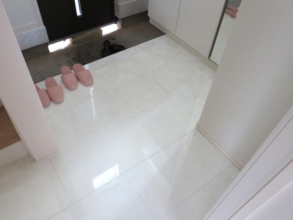 Entrance. Luxurious entrance hall