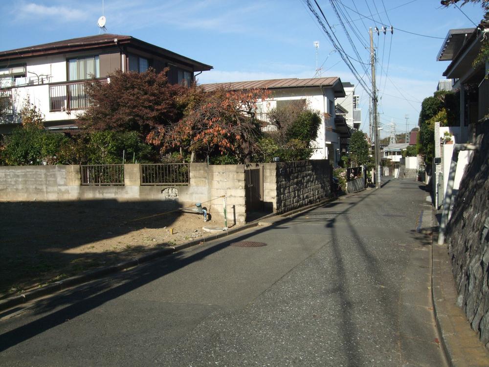 Local photos, including front road. Local (11 May 2013) Shooting