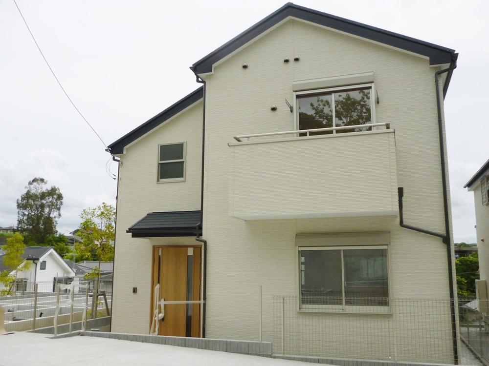 Local appearance photo. 40 Building local appearance photo