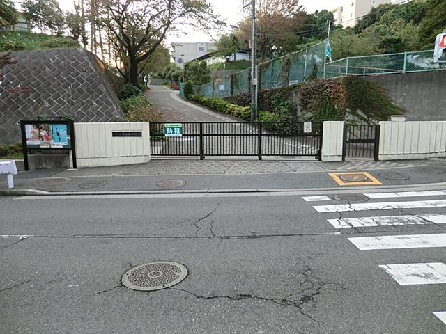 Junior high school. 700m to Yokohama Municipal Serigaya junior high school