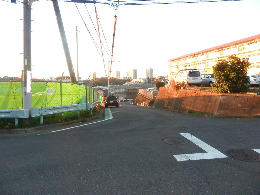 Local photos, including front road. It is a photograph of the front road! Local (December 12, 2013) Shooting