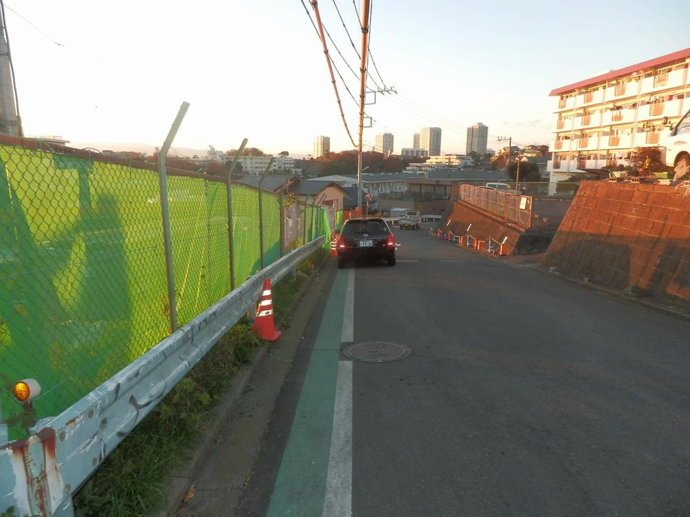 Local photos, including front road. Local (December 12, 2013) Shooting