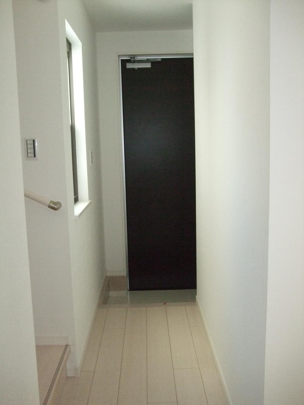 Entrance. Indoor (10 May 2013) Shooting