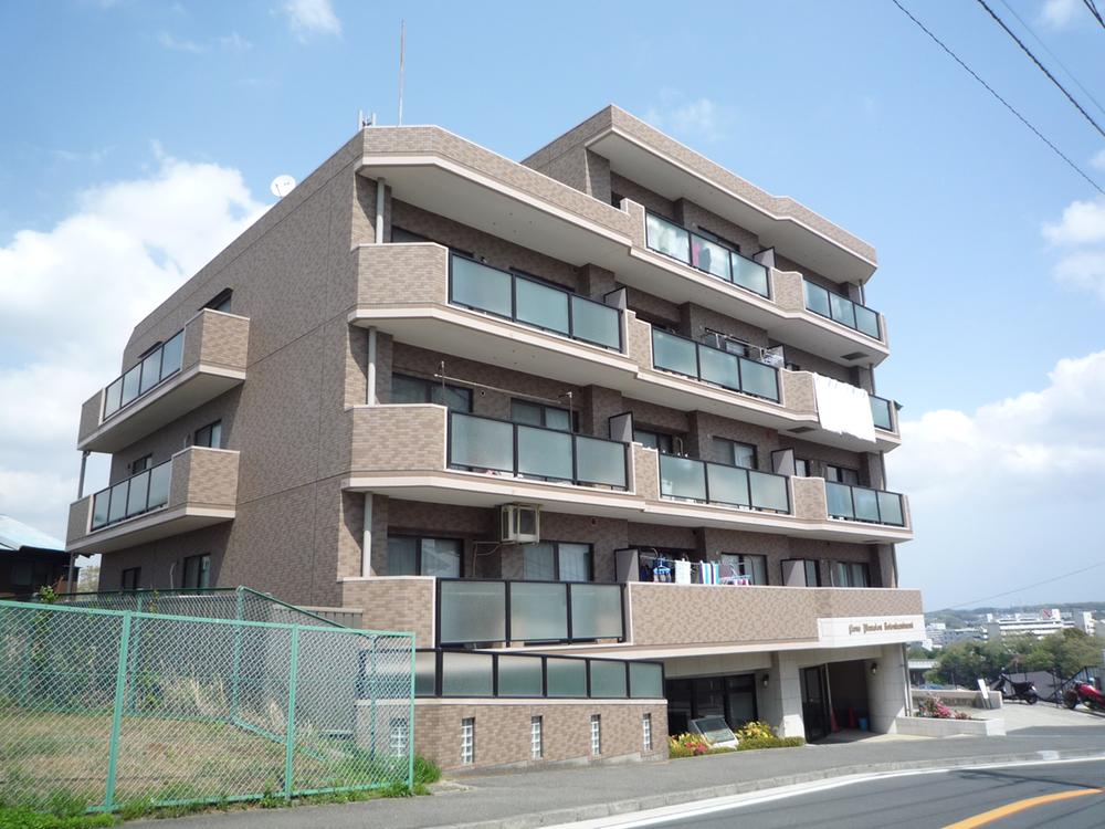 Local appearance photo. Exterior Photos from the southwest side (2013 May shooting)