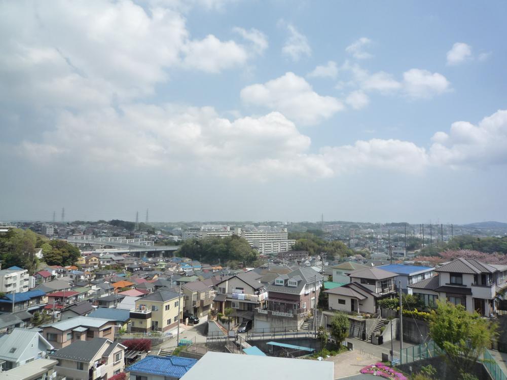 View photos from the dwelling unit. View from the east side balcony (2013 April shooting)