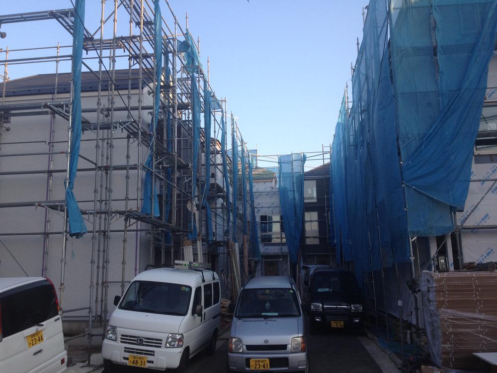 Local photos, including front road. Local (12 May 2013) Shooting