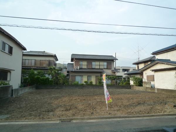 Local appearance photo. Local (09 May 2013) Shooting