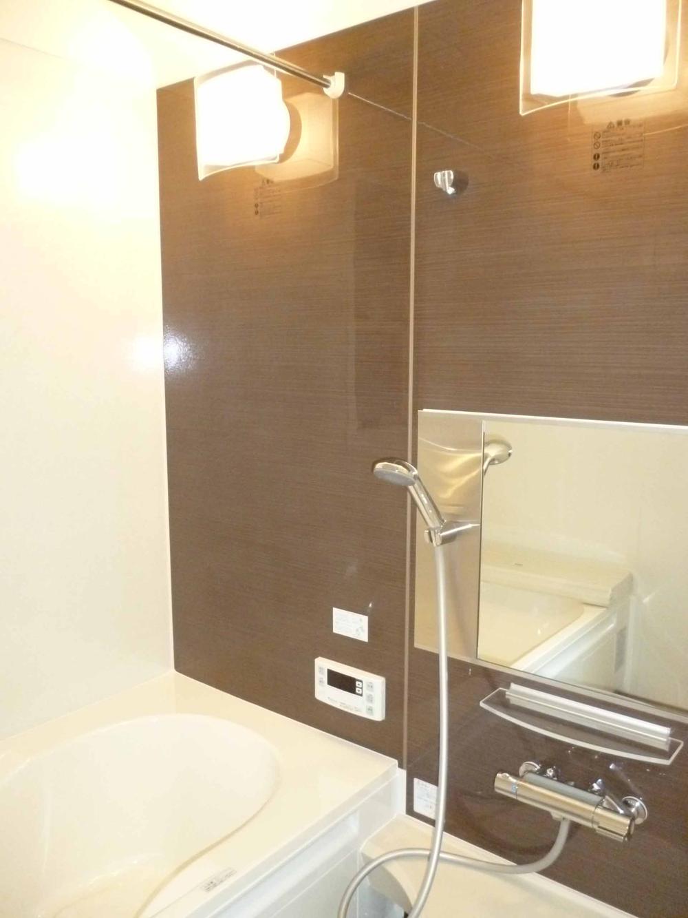 Same specifications photo (bathroom)