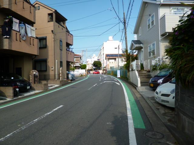 Local photos, including front road. Local (11 May 2013) Shooting