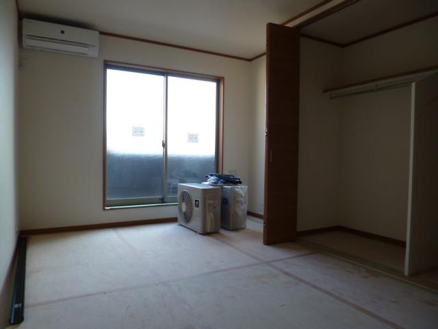 Non-living room. Indoor (11 May 2013) Shooting