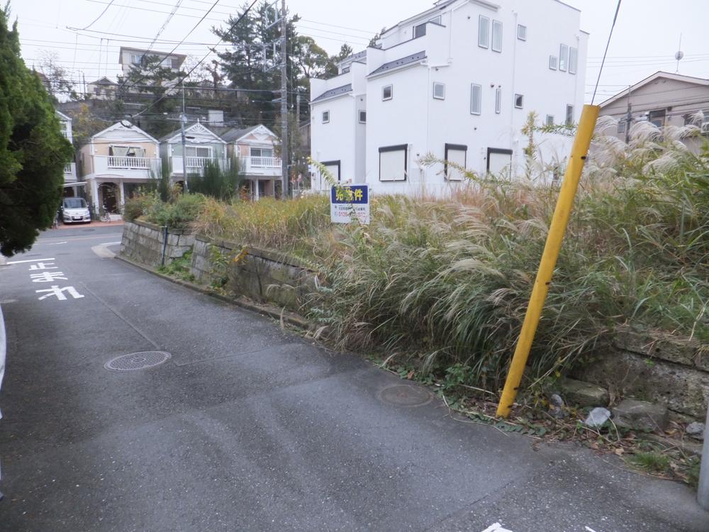 Local photos, including front road. December 2013 shooting from the north road.