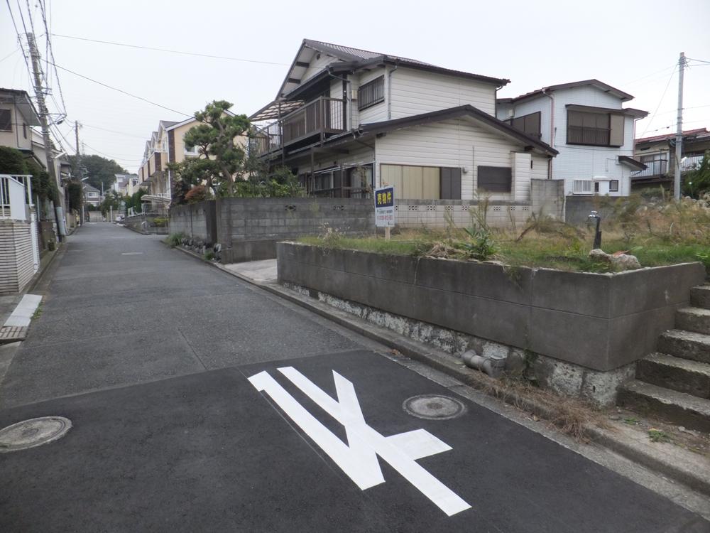 Local photos, including front road. South road. It is a 1-minute walk from the stop bus "Legal Affairs Bureau before".
